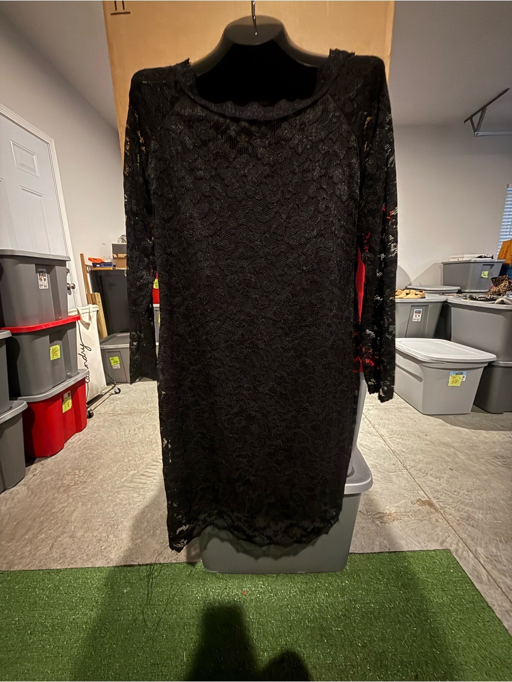 Elegant Black Lace Long-Sleeve Dress 95